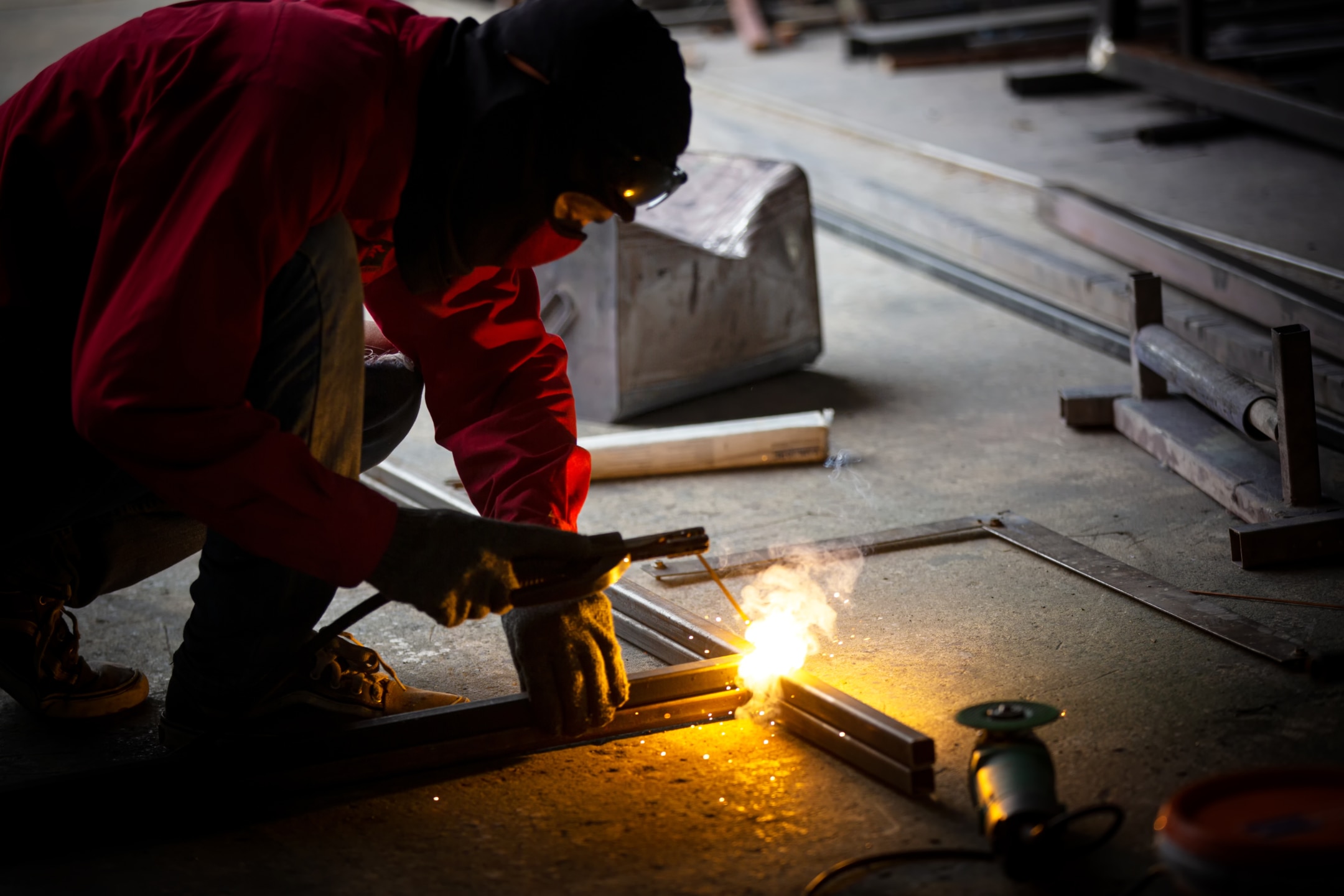 Comparing Red Iron Steel Versus Traditional Steel Fabrication